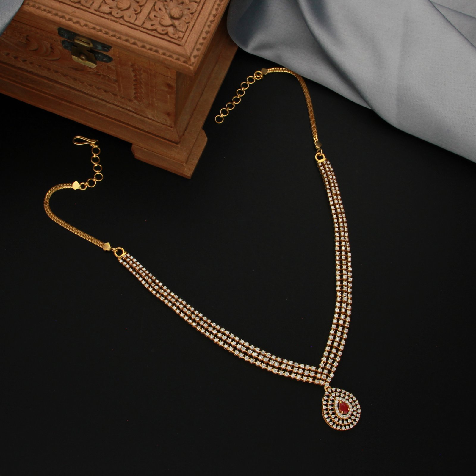 FANCY STONE NECKLACE